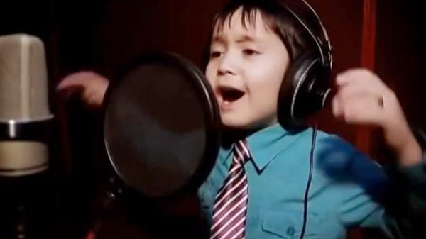 amazing-little-boy-singing-i-will-always-love-you-by-whitney-houston