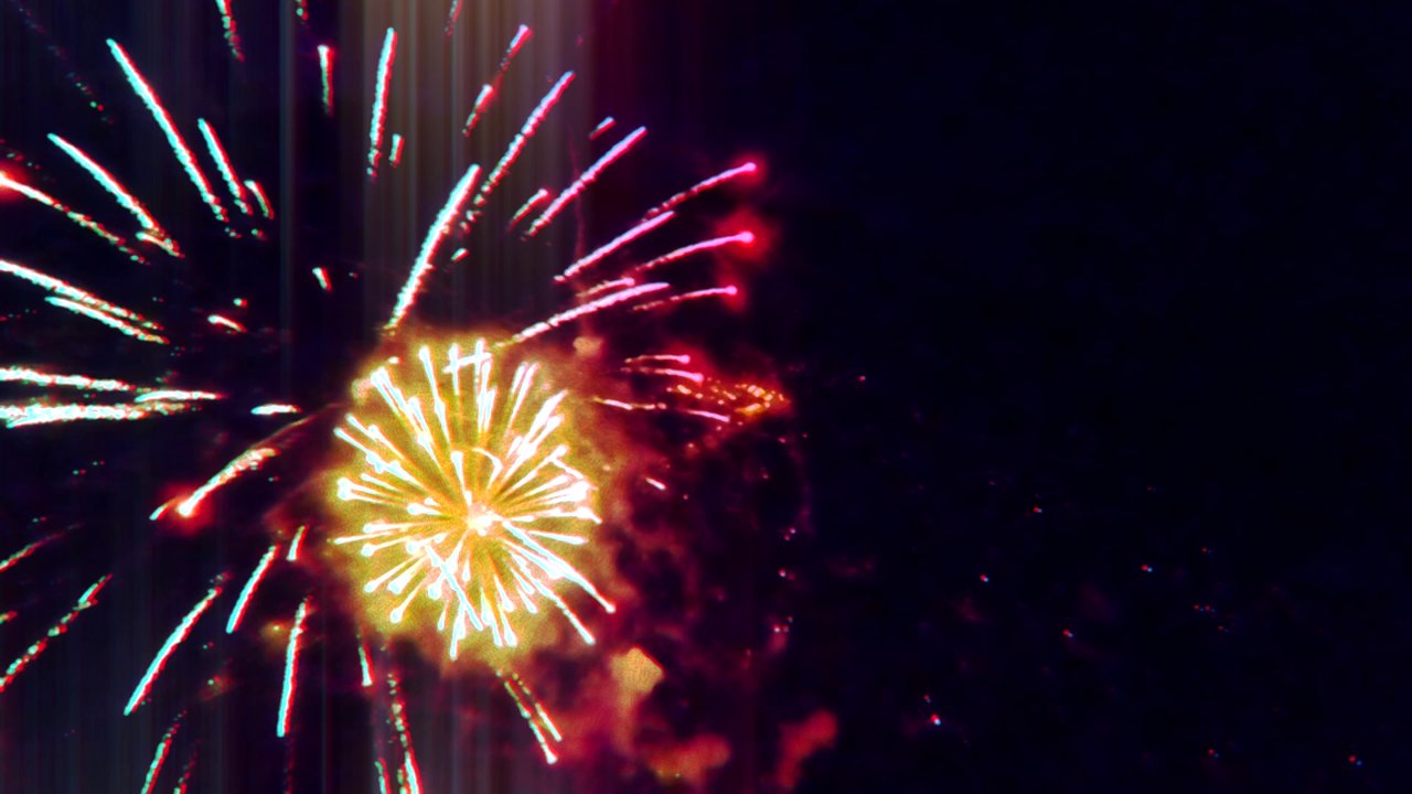 drone-films-fireworks