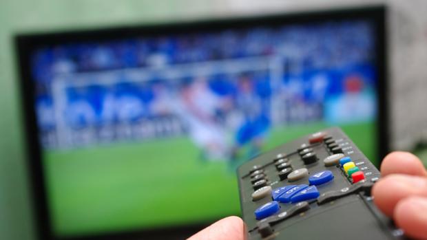televisie-tv-afstandsbediening-sport-voetbal-thinkstock-1024_0