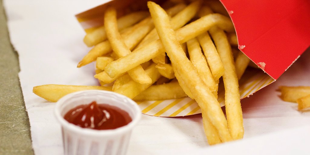 a-large-order-of-mcdonalds-fries-costs-about-126-in-venezuela