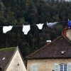 Frans dorp hangt vol met ondergoed