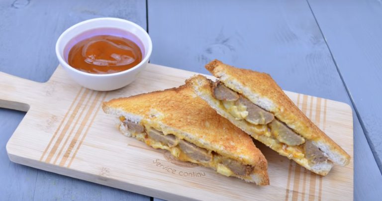 Tosti Frikandel Speciaal