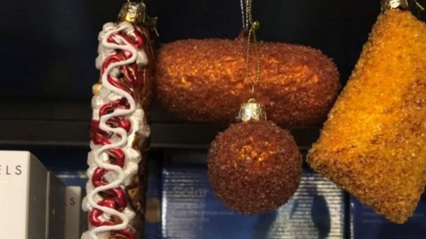 Snackliefhebbers opgelet: hang met kerst je favoriete frituursnacks in je boom