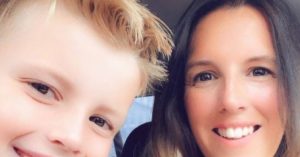 Moeder 4000 euro kleding zoon