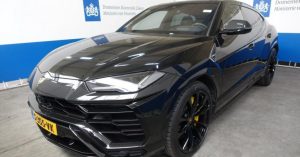 Nederlandse overheid verkoopt dikke Lamborghini Urus met dubieus verleden voor 'een prikkie'