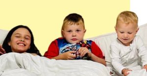 Woede om bijstandsmoeder die voor 12.000 euro aan kerstcadeautjes uitgeeft