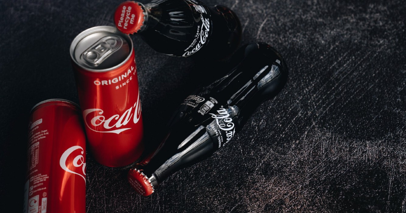De risico's van het combineren van alcohol en Coca Cola