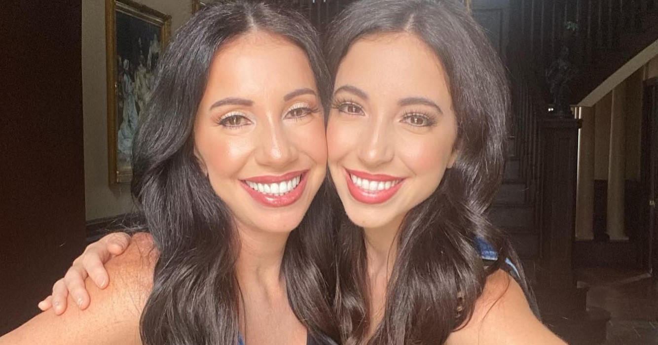 Moeder en dochter lijken zodanig op elkaar dat mensen denken dat ze tweeling zijn