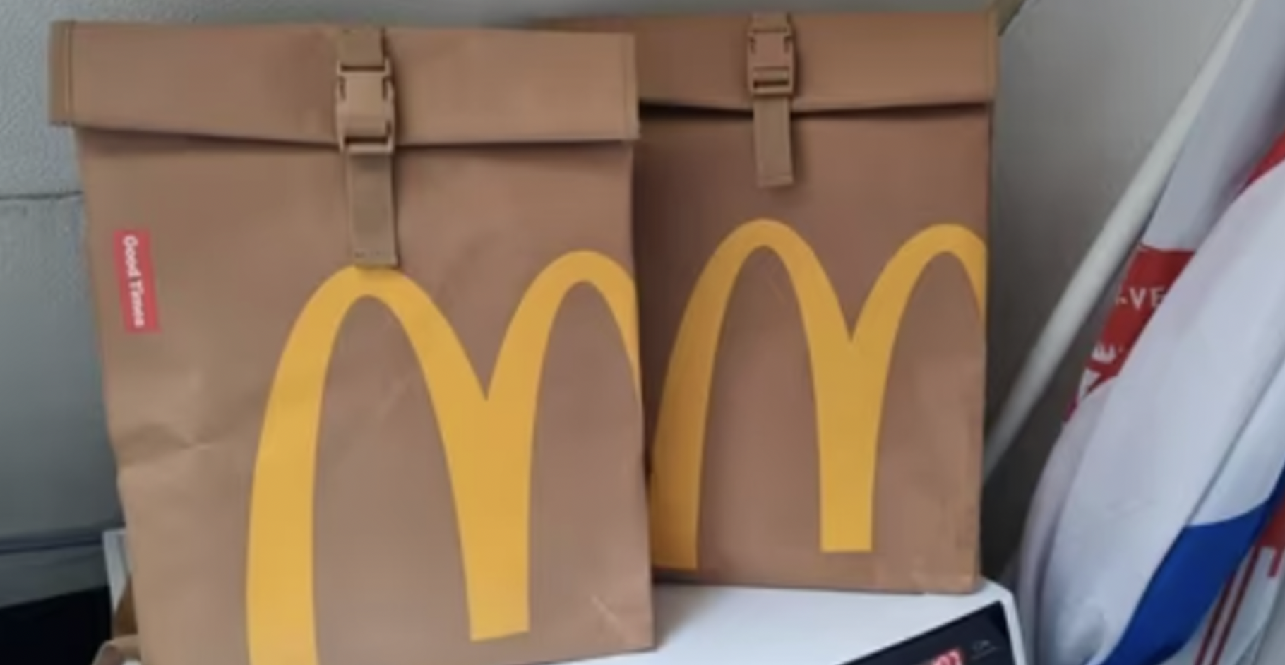 McDonald's medewerkers verkopen massaal hun kerstpakket op Marktplaats