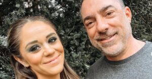 Danielle’s man is twee keer zo oud als zij: “Ik heb geen daddy issues”