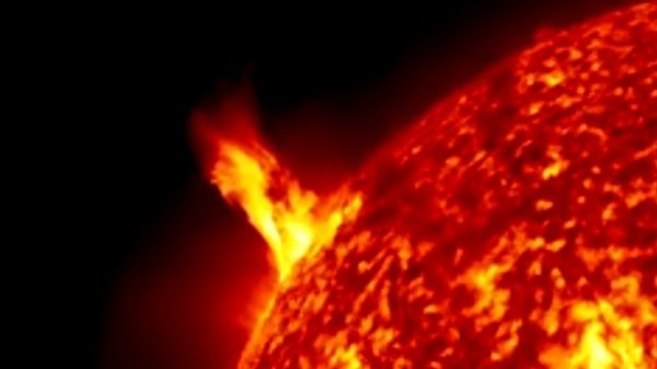 Nasa waarschuwt: “Heftige zonnevlammen en zonnevlekken zullen de aarde raken”
