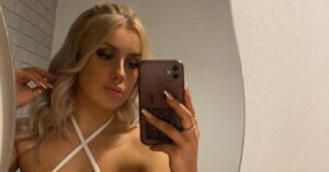 Zus van dartsensatie Luke Littler geeft volgers rode oortjes met pikante foto’s