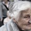 Onmenselijk gedrag: 83-jarige Helena mag thee niet contant betalen