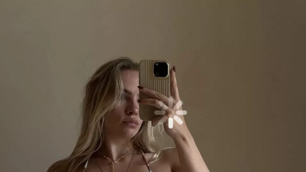 Bloedmooie Juultje Tieleman gaat weer eens viraal door piepklein bikini