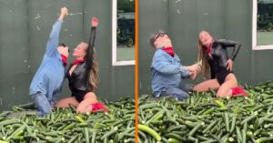 Boerin Anna geniet van Boer Harm’s Komkommer