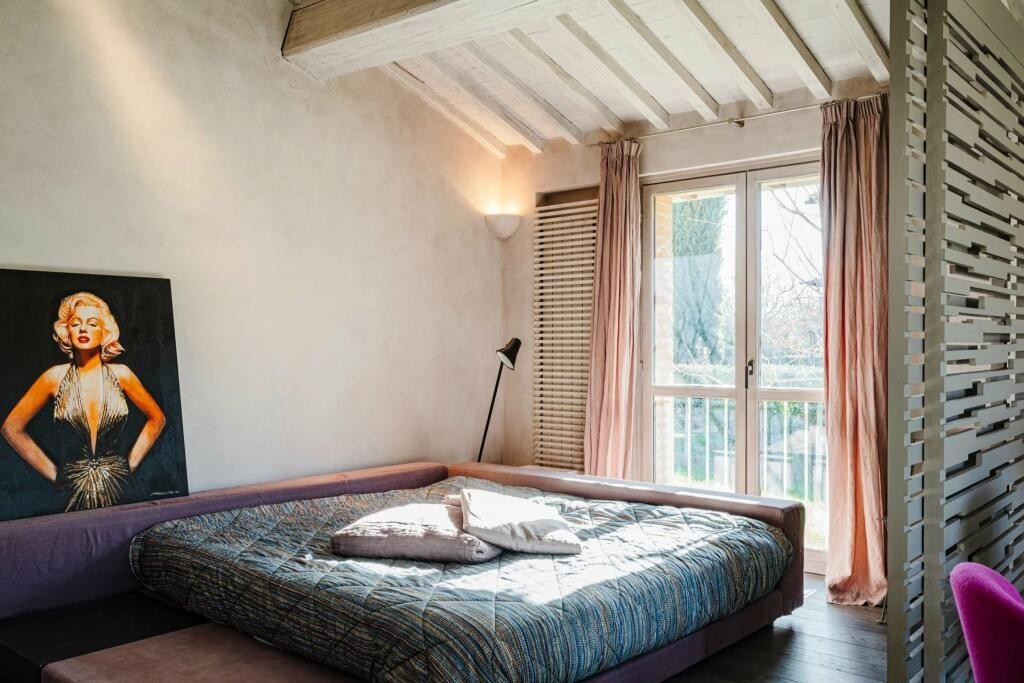 Deze bizarre villa in Florence, Italië koop je voor de prijs van een rijtjeshuis!