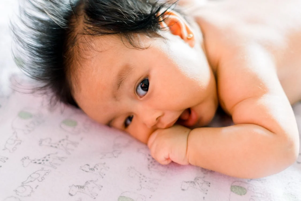 Veiligheidscheck voor Kinderpiercings: Wanneer kun je beginnen?