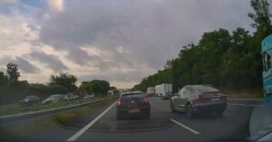 Citroen C4 krijgt verdiende loon na lompe inhaalactie op A3