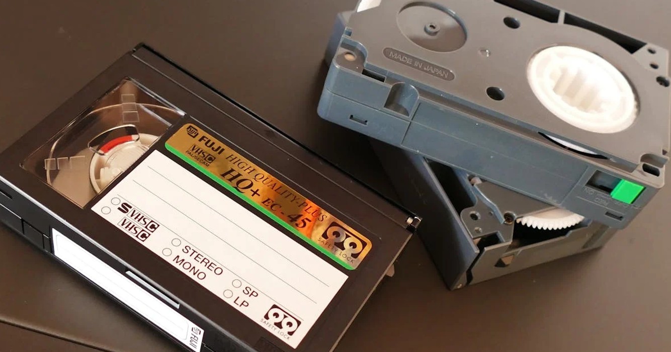 Verrassing op Zolder: Deze Oude VHS-Banden Zijn Goud Waard!