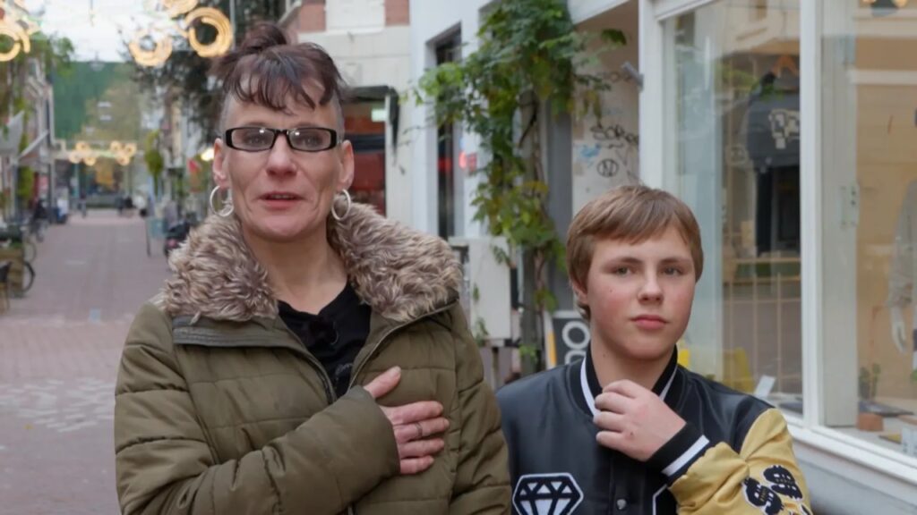 Steenrijk Straatarm-kijkers herkennen oude bekende: 'Dáárom kan ze geen