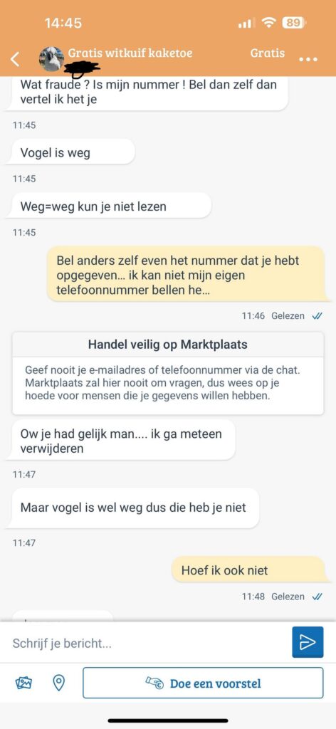 Fout telefoonnummer in Marktplaats-advertentie voor papegaai leidt tot onverwacht gesprek 