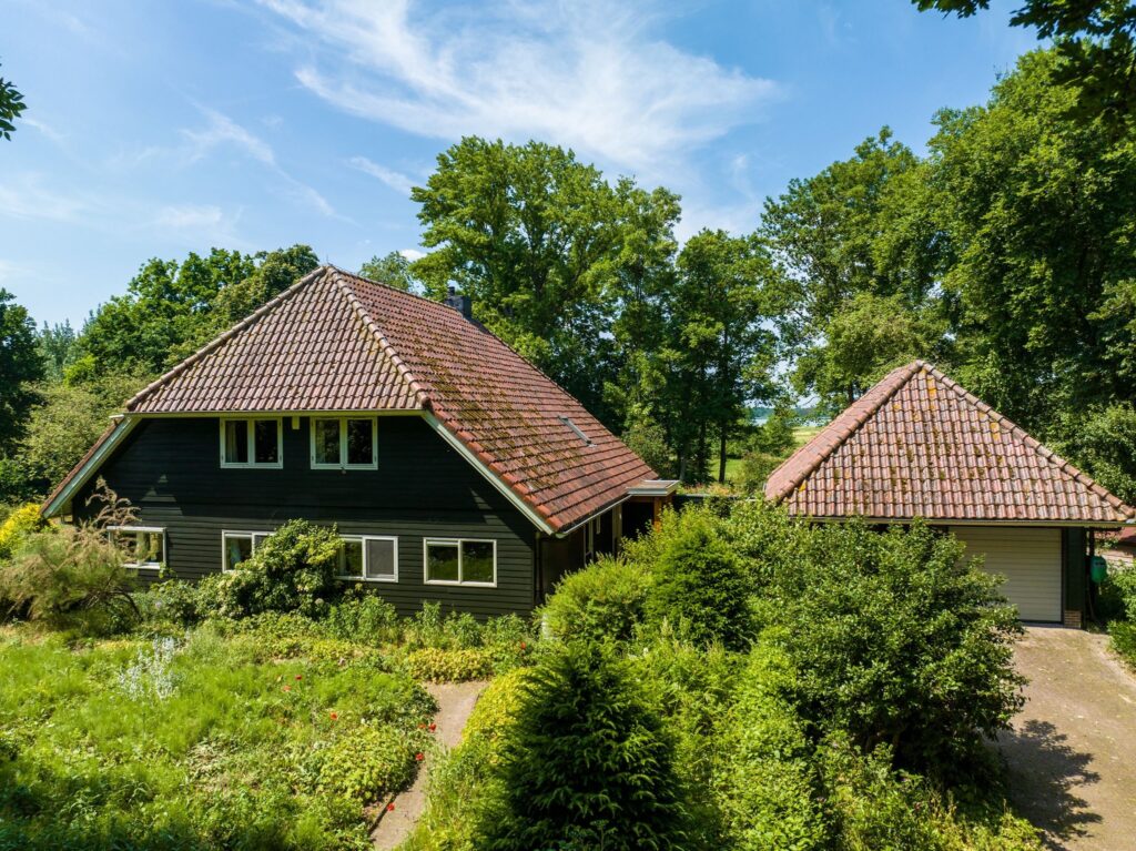 Deze afgelegen villa aan het water is perfect voor de introverten 