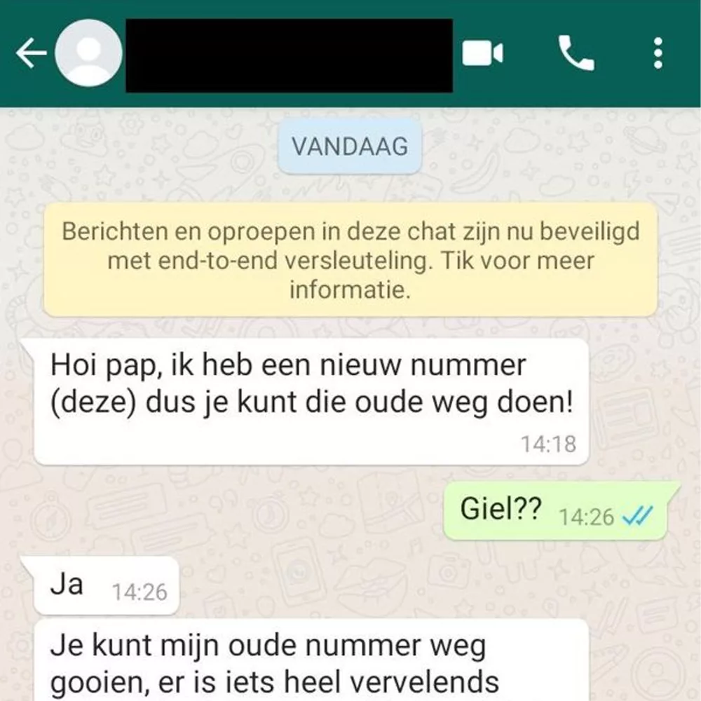 'Vader' bezorgt Whatsapp-oplichter hartaanval met geniale reactie1