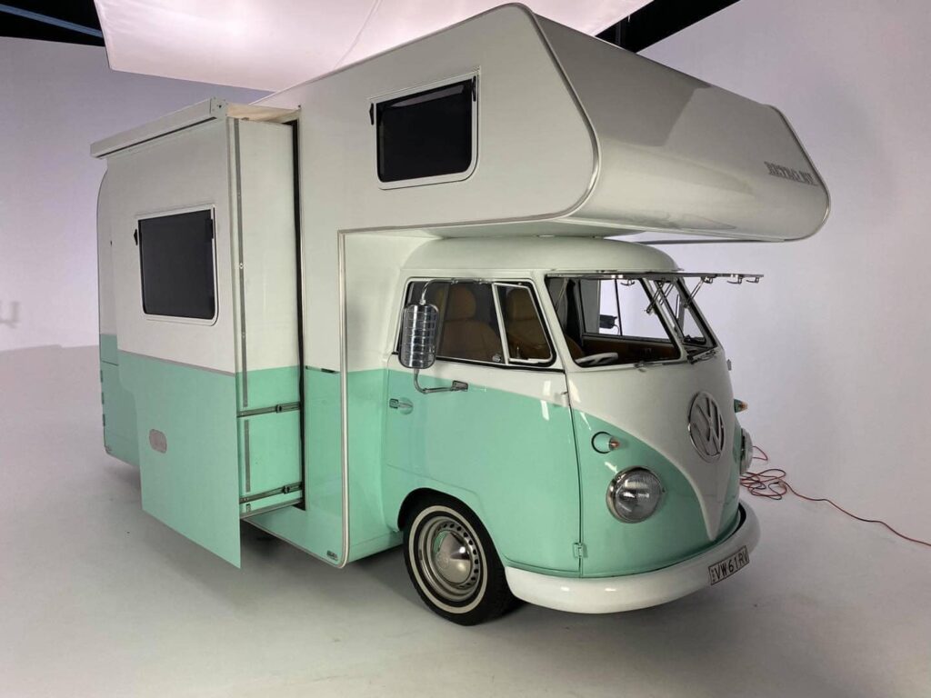 Creatieveling bouwt Volkswagen-wrak om tot camper van je dromen