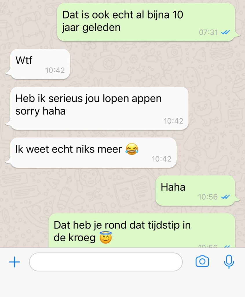 Dame krijgt middenin de nacht een appje van een oude vriend maar de volgende dag