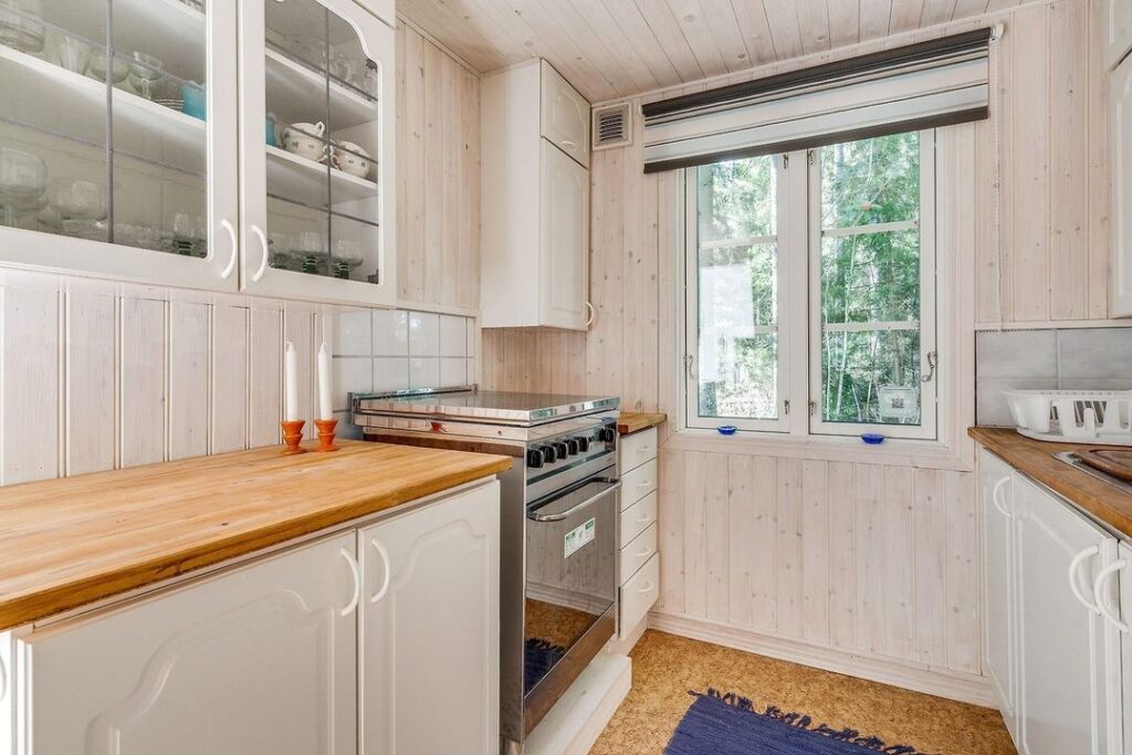 privé-eiland in Zweden met luxe cottage staat te koop voor een prikkie!