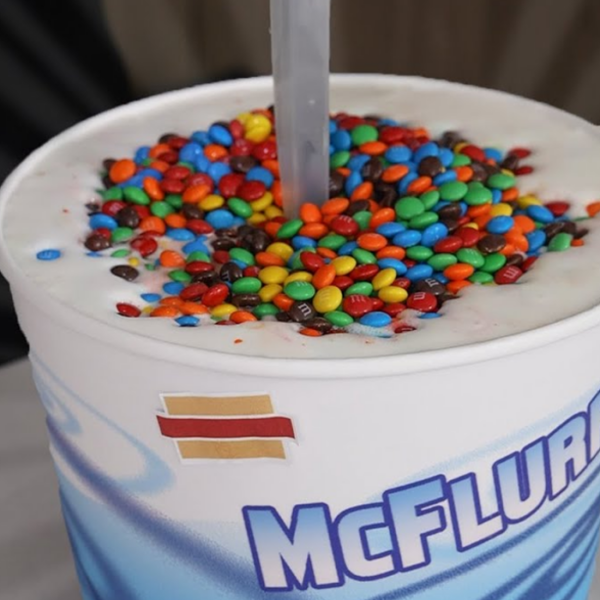 Oude vertrouwde McFlurry verdwijnt bij McDonald's vanwege plastic verpakking