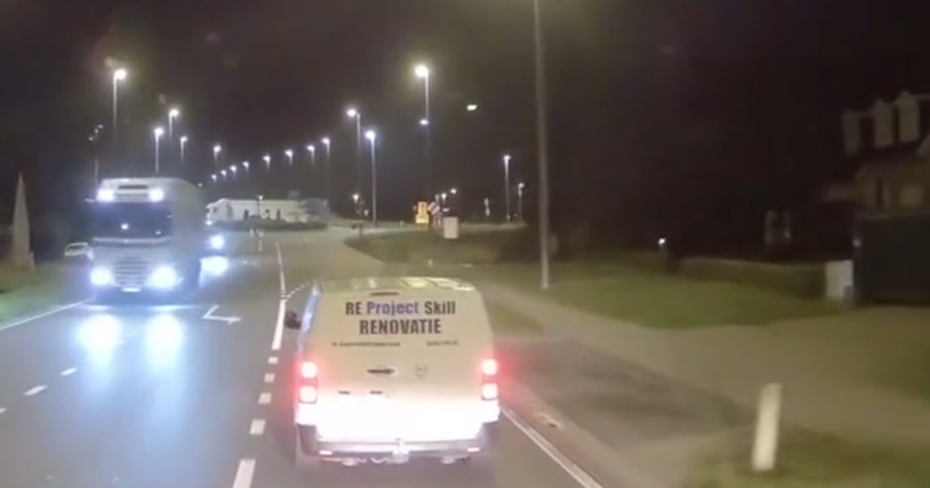 Verkeersaso in bedrijfsbusje geeft vrachtwagen een breakcheck en kan op zoek naar nieuwe baan