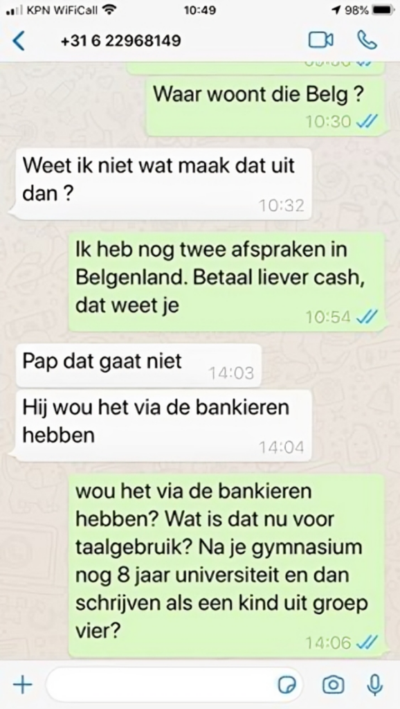 Geniale 'vader' laat Whatsapp-oplichter denken dat hij miljonair te pakken heeft