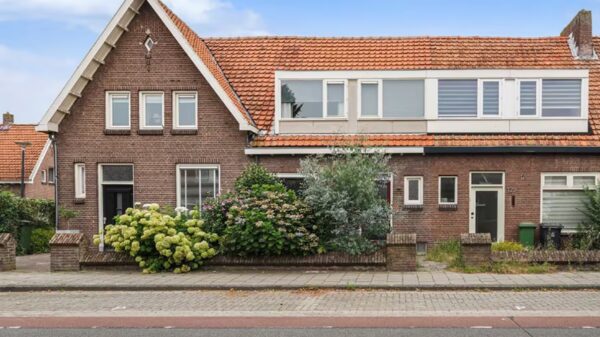 Kopen zonder kijken-deelnemers zetten huis alweer te koop en maken dikke winst