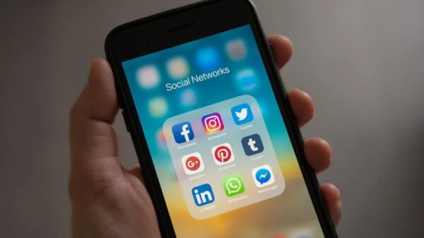 Australië gaat minimumleeftijd voor social media invoeren: 'Vanaf 14 of 16 jaar'