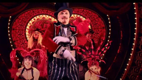 Hitmusical Moulin Rouge! middenin show stilgelegd na slecht nieuws