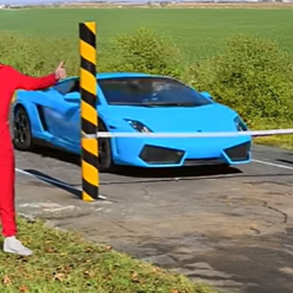 MrBeast onderzoekt hoeveel lagen ducttape je nodig hebt om een peperdure Lamborghini te slopen