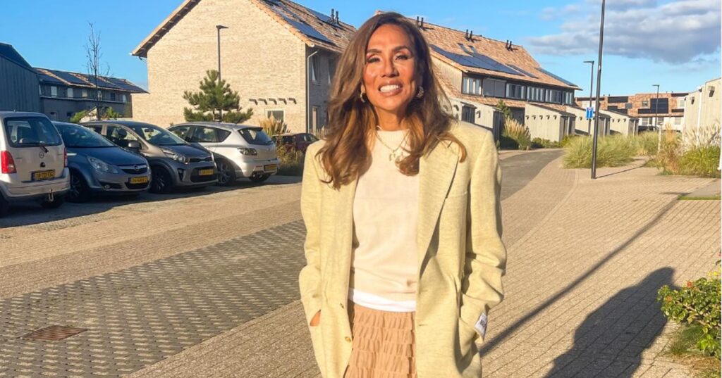 Patty Brard tik aan Bridget Maasland