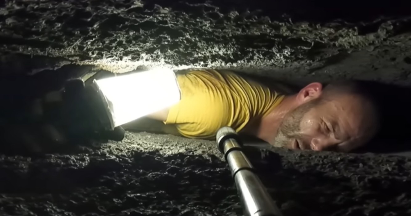 Speleologen komen vast te zitten in grot in 'meest claustrofobische video ooit'