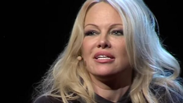 Pamela Anderson onthult bizar verzoek Hugh Hefner waardoor ze wist dat ze Playboy Mansion moest verlaten