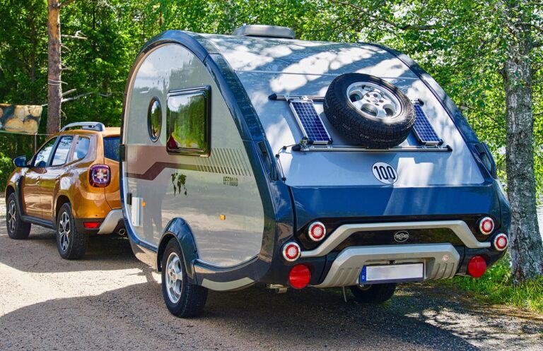 Hoe lang je een caravan of camper op je oprit mag hebben staan
