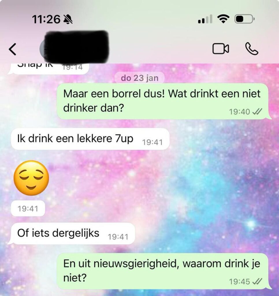 Gast op Tinder deelt uit het niets foto van tampeloeres en kan date vergeten