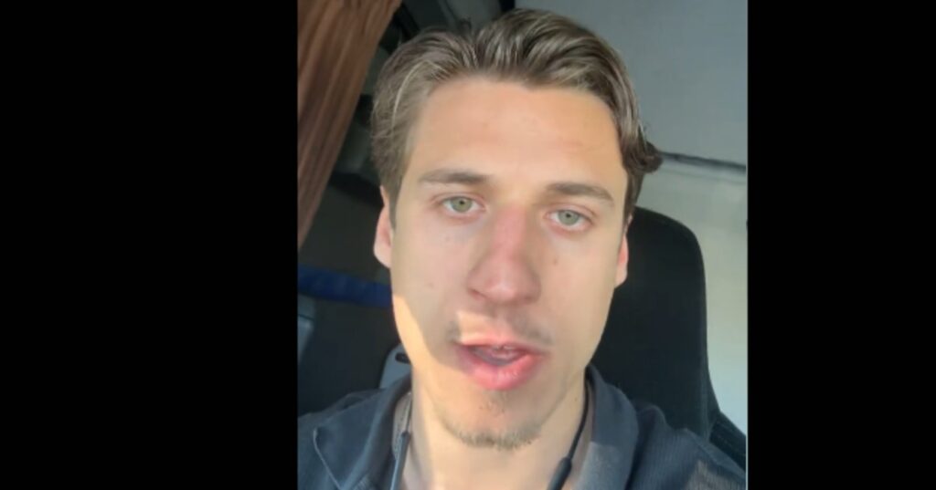 Vrachtwagenchauffeur loopt leeg over Nederlanders die met een buitenlands accent praten