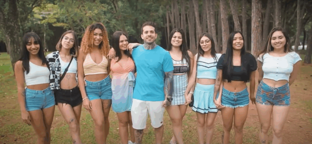 Influencer die 8 vrouwen heeft