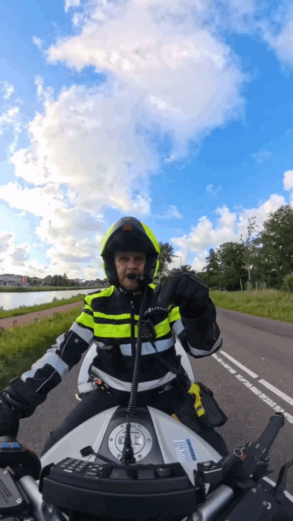 Motoragent gaat viral met 'even een grapje tussendoor': 'Geweldig!'