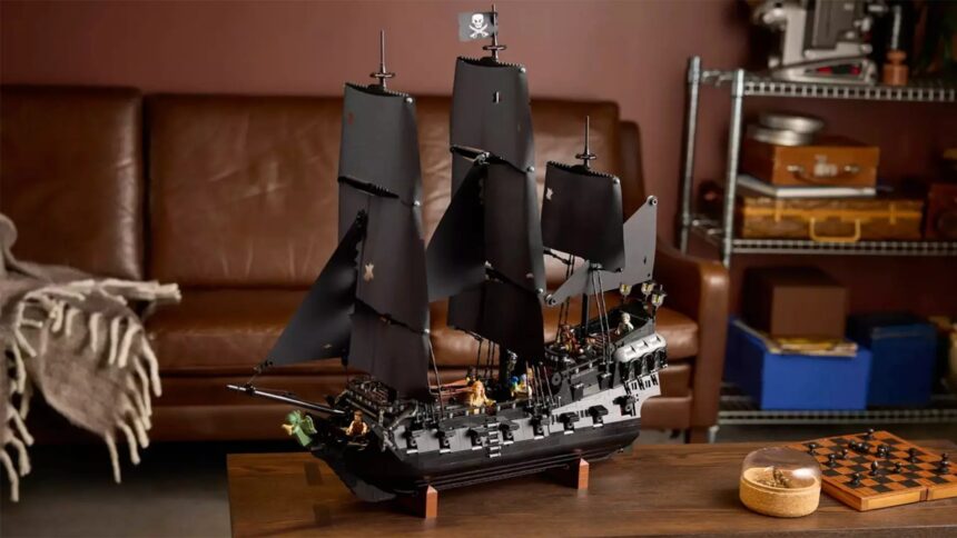 lego black pearl
