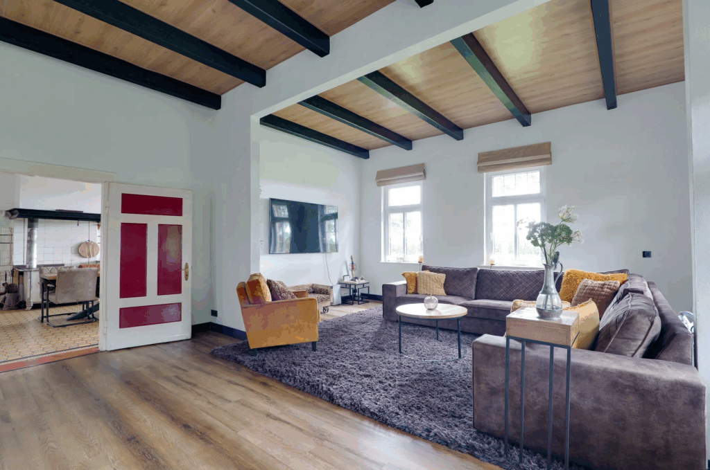 Duitse woonboerderij met manege-mogelijkheden op 1 km van Nederlandse grens te koop voor een prikkie!