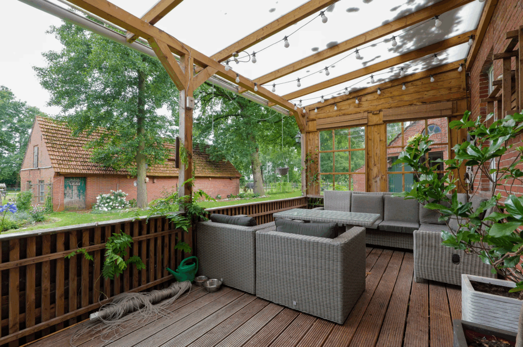 Duitse woonboerderij met manege-mogelijkheden op 1 km van Nederlandse grens te koop voor een prikkie!