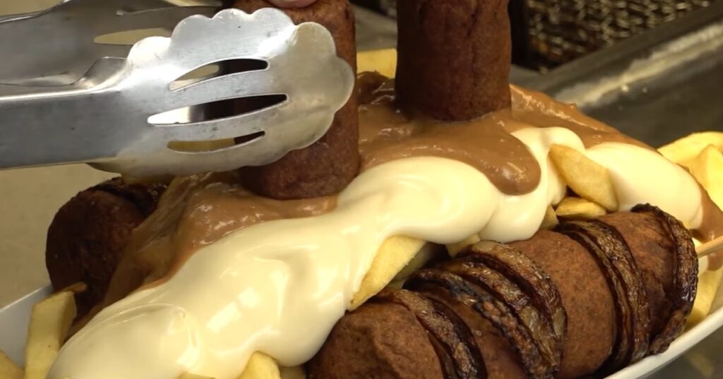 Snackbar heeft reusachtige 'Berenboot' op het menu met €5 boete als je hem niet op krijgt