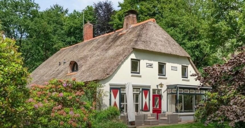Nederlandse woonboerderij gaat internationaal viral vanwege spotprijsje!